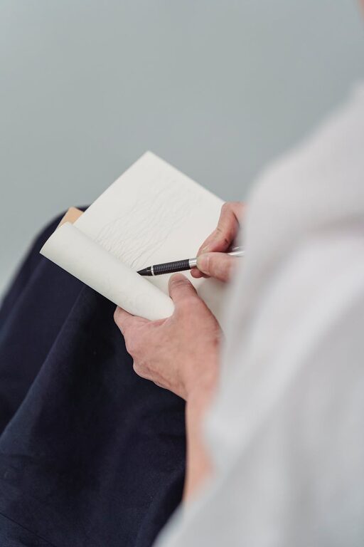 How to Journal for Clarity and Focus: A Step-by-Step Guide